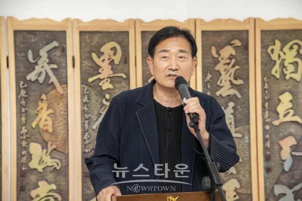 석천 허필호 작가 ‘부적의 조형화, 도예, 회화의 세계, 남도 추사의 맥’전(김한정 기자)