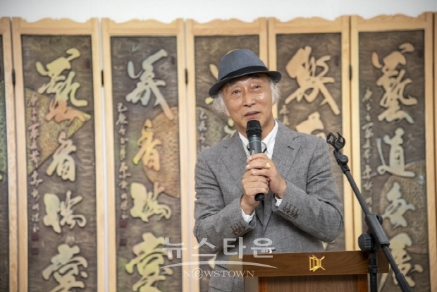 석천 허필호 작가 ‘부적의 조형화, 도예, 회화의 세계, 남도 추사의 맥’전(김한정 기자)