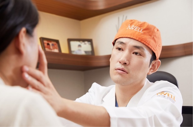 (사진: 아이웰성형외과 박범진 원장)