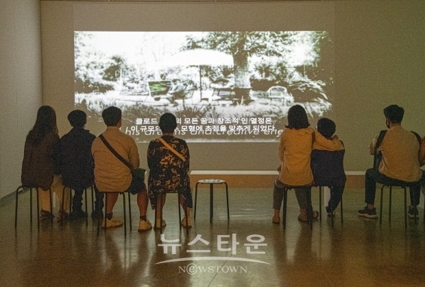 ‘모네에서 세잔까지’ 김달진박물관 관장의 해설(김한정 기자)