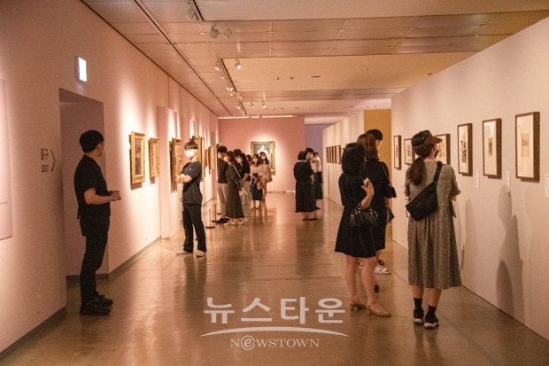 ‘모네에서 세잔까지’ 김달진박물관 관장의 해설(김한정 기자)