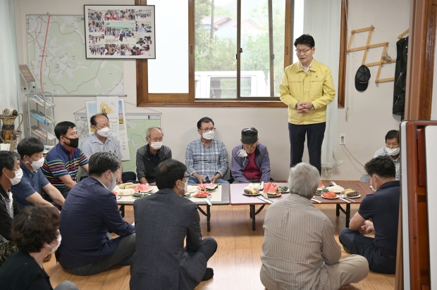 김 시장, 현장방문(산의리 마을회관)