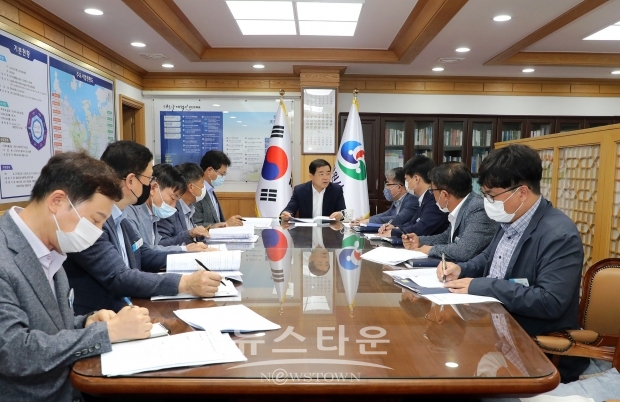 창원시는 관계자 대책 회의를 통해 공무원에 대한 폭언과 폭행등에 적극 대응에 나서기로 했다(사진-창원시)
