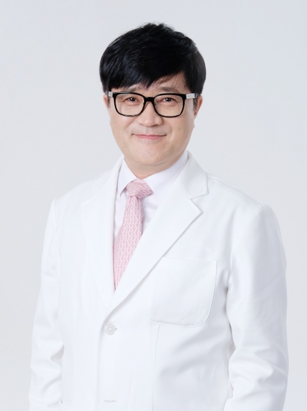 (사진: 유봄성형외과 이정수 대표원장)
