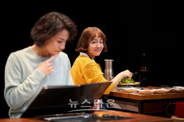 (공연사진)두산인문극장_2020_푸드_1인용식탁(웹용) / 고득용기자 dukyong15@naver.com