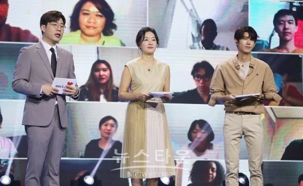 특별 MC와 임상우 주 마다가스카르 대사가 화상 통화를 하는 모습. / 고득용기자 dukyong15@naver.com ⓒ뉴스타운