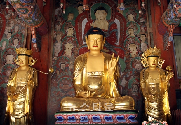 충남 공주 갑사 소조삼세불상