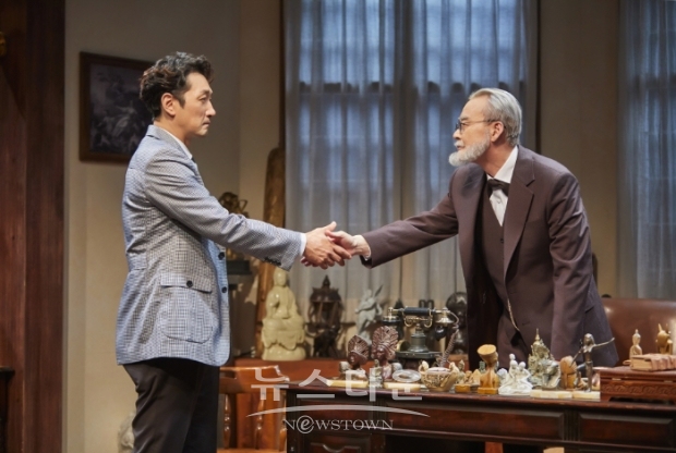 연극 ‘라스트 세션’ 공연사진 (왼쪽부터) 이석준, 남명렬 (사진제공=파크컴퍼니) / 고득용기자 [dukyong15@naver.com] ⓒ뉴스타운