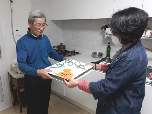 「孝드림 사랑드림 건강꾸러미」전달