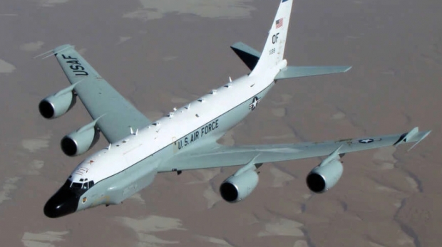 미 공군의 통신감청용 리벳 조인트 (RC-135W) 정찰기.