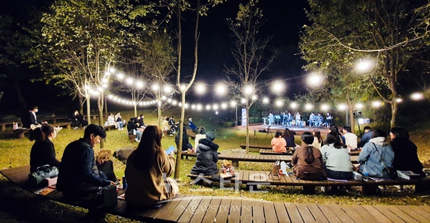아산시가 지난 10월 15일부터 17일까지 온양민속박물관에서 ‘2020 아산청년주간’ 행사 청년아지트 나와유를  개최했다.