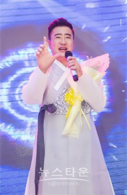 가수 석훈 발표곡 ‘Em da dung Anh da dung (엠 다 뜽 아잉 다 뜽)’ ‘당신과 나의 추억’