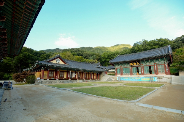 갑사 대웅전