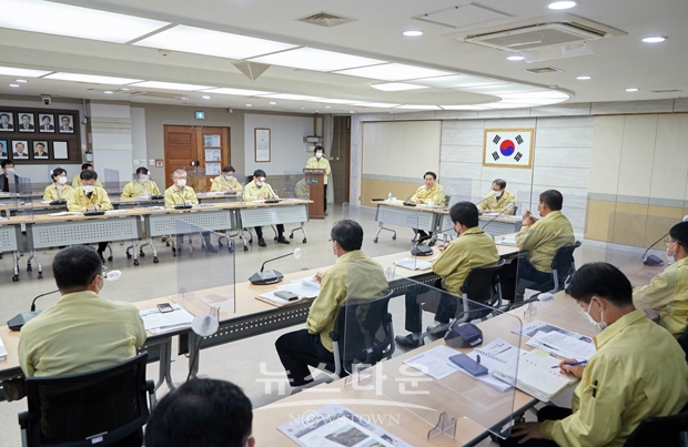 지난 11월 3일 아산시청 상황실에서 국·소장급 간부들이 참석한 가운데 11월 확대간부회의가 진행됐다.