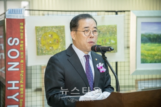 대한미협, 안중근의사 하얼빈의거 제111주년 기념 ‘국회 유명작가 초대전’(김한정 기자)
