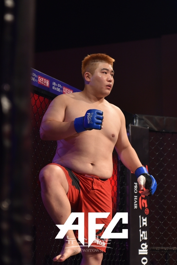 ‘위대한 친구’ 이어 ‘맘모스’까지... 명현만의 1대3 스페셜 매치 두 번째 도전자는 김명환