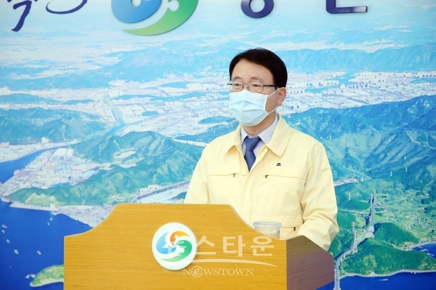 창원시는 20일 부터 방역단계를 1.5단계로 강화 한다고 발표했다.사진은 조영진 제1 부시장(사진-창원시)