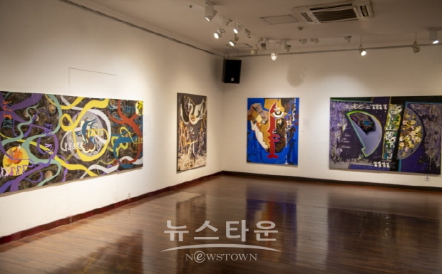 김미영 초대 개인전 ‘반영의 이면-Ask the mirror’(김한정 기자)