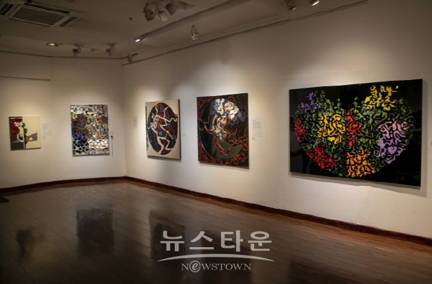 김미영 초대 개인전 ‘반영의 이면-Ask the mirror’(김한정 기자)