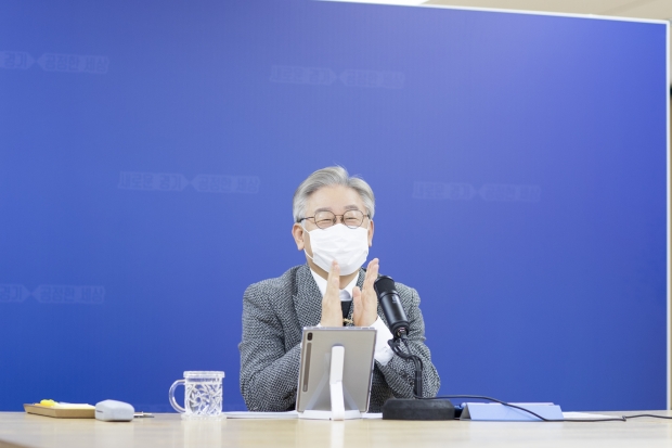 이재명 경기도지사 인사말을 하고 있다.