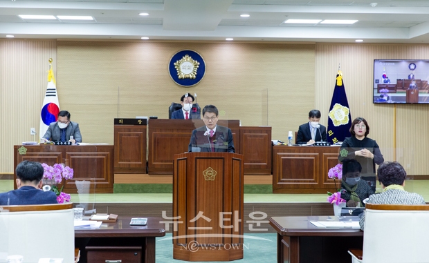 김돈곤 청양군수가 12월 1일 청양군의회에서 시정연설을 통해 예산편성 방향과 주요 군정 추진계획을 밝혔다.
