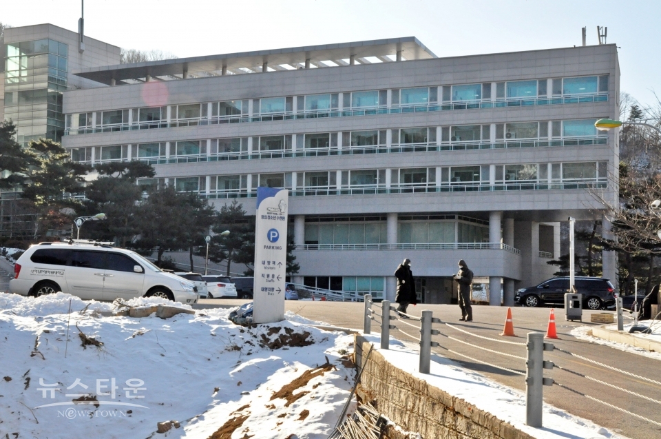 청심국제청소년수련원 확진자 발생으로 외부인 진입을 차단하고 있다. 사진=뉴스타운