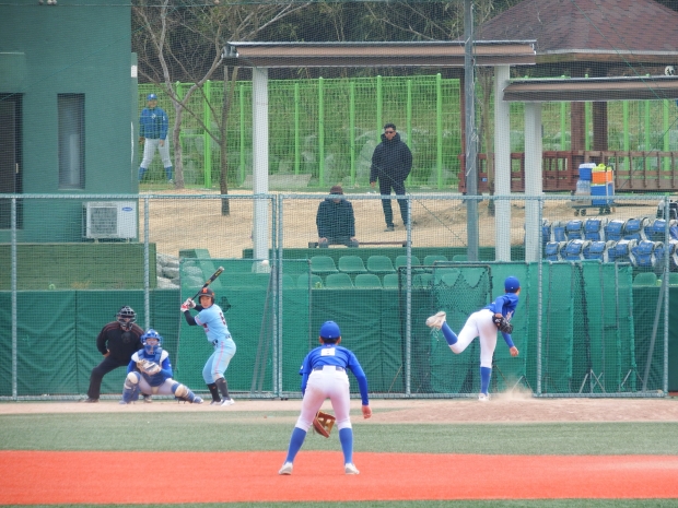 경주시가 코로나19 확산으로 문을 닫았던 축구장, 야구장을 포함한 지역 주요 공공체육시설의 운영을 다시 재개한 가운데, 사진은 경주베이스볼파크 모습.