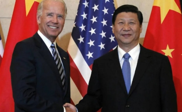 서방세계가 지난 2014년 3월 우크라이나 군사개입과 러시아의 크림반도 병합에 대응해 러시아에 제재를 가했을 때, 서방의 보복이 있은 지 불과 두 달 만에 러시아와 4000억 달러 규모의 가스관 계약을 체결하며 구조에 나선 것은 중국이다. 중국은 미국의 움직임에서 틈새가 보이기만 하면 그 틈새를 비집고 나아가는 민첩성을 보이고 있다. (사진 : 유튜브 캡처)