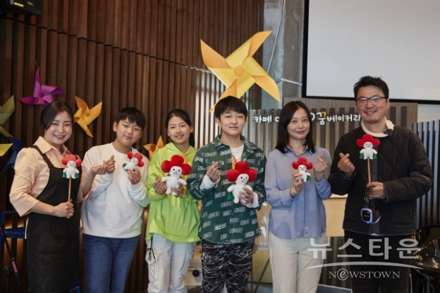 2021 ‘대한민국 1교시’ - 우리의 노래 출연진 및 연출(출연배우 : 정소영, 모규민, 노서연, 강백호, 석보배, 감독: 봉만대)