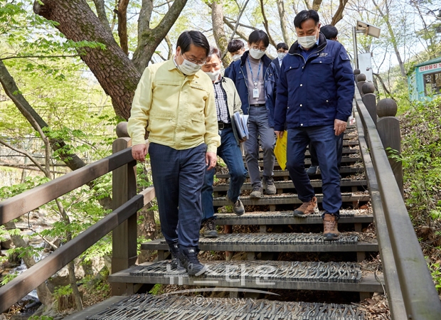 등산로 환경정비 및 안전시설 점검