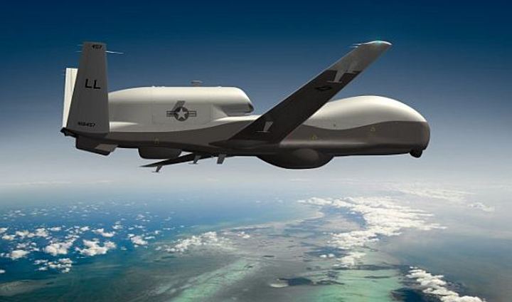 미 해군 무인정찰기 트리톤(MQ-4C).