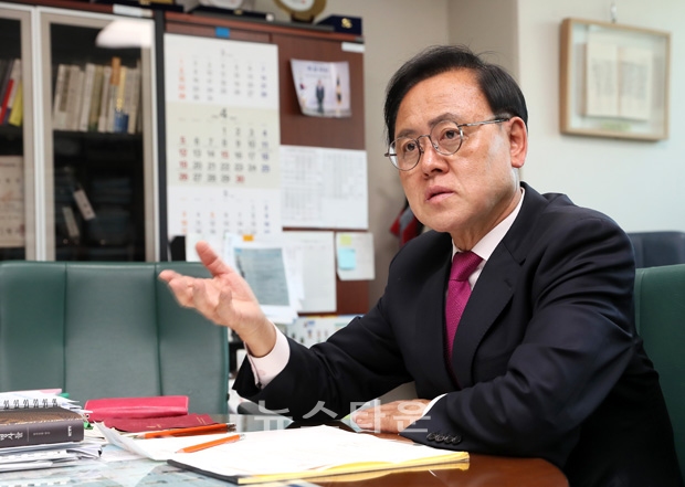이명수 국회의원(국민의힘, 충남 아산시갑)