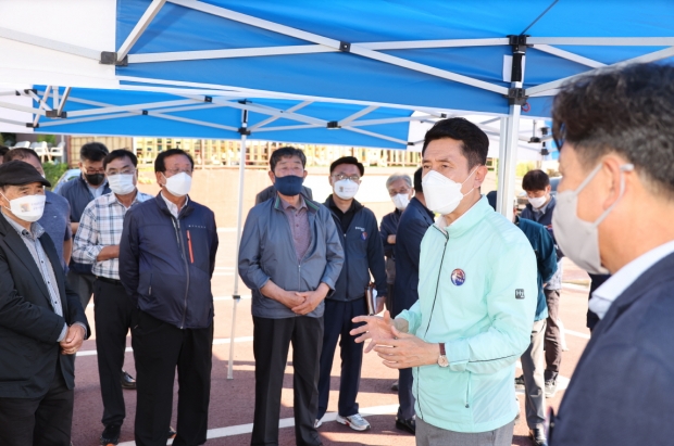이강덕 포항시장, 농산어촌개발사업 현장점검 나서