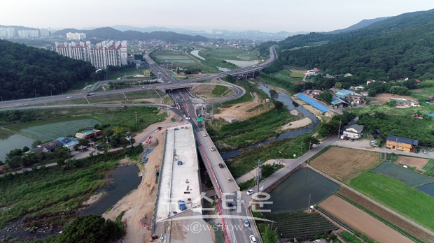 국도39호(송악 외암교부근) 확포장 공사
