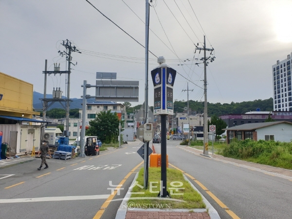 진교로터리에 설치된 측정기