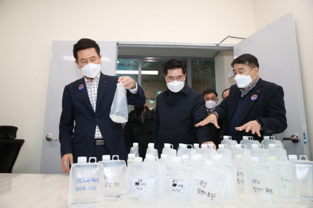 지난 2월 이강덕 포항시장 양덕 정수장 방문 사진