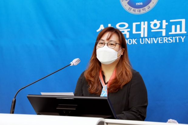 [사진] 삼육대 김정미 교육혁신단장이 성과보고회에서 환영사를 전하고 있다.