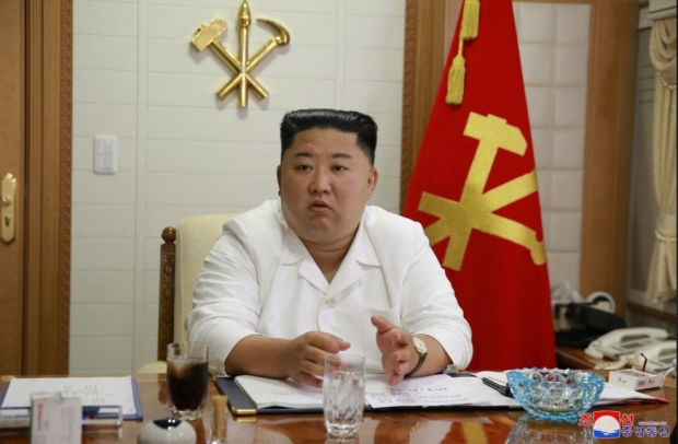 김정은은 또 “올해 농사를 성과적으로 결속하고, 식량문제 해결에서 돌파구를 열기 위한 당중앙위원회적인 조치”를 지시하고, 올해 계획한 알곡 생산 목표를 반드시 점령하라는 과업을 제시했다고 조선중앙통신은 보도했다. (사진 : 유튜브)