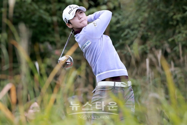 2019년 하이트진로 챔피언십 3번홀 티샷하는 박성현