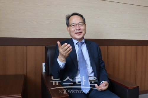 이성갑 이사장