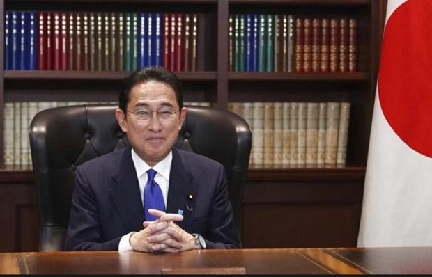 기시다 후미오 일본 총리 / 이리저리 꼬여 있는 외교관계를 개선하는 것은 정치의 몫이다. 이웃나라이자 식민지 지배라는 과거를 안고 있기 때문에 일본은 한국과 북한과 맞서 난제를 극복해 나가는 길 외에는 다른 길이 없다고 사설은 지적하고 있다. (사진 : 유튜브)
