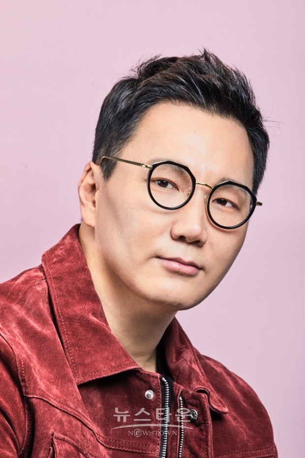 사진=가수 더원이 아이오케이컴퍼니와 전속 계약을 체결했다. /제공=아이오케이컴퍼니