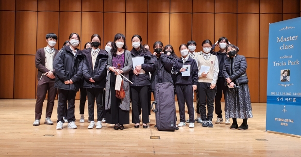 기념촬영 하는 모습