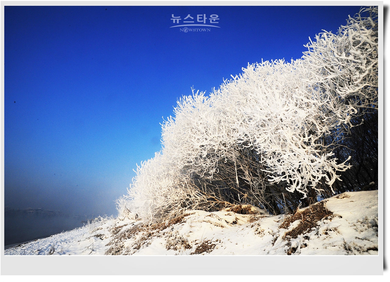 여주 신륵사와 한강의 겨울풍경