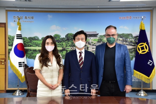 죌료 다부토비치 음악감독과 정나래 지휘자 진주시 방문