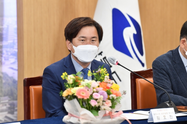 지난 20일 경북도청에서 열린 ‘계림’ 프로젝트 추진을 위한 업무협약식에서 김호진 경주시장 권한대행이 발언하고 있다