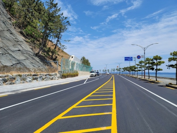 공사완료후 시원하게 뚫린 도로모습