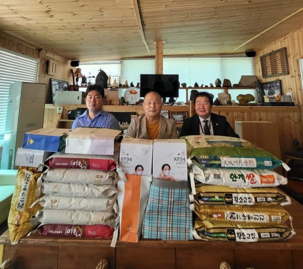 ▲ 오른쪽 첫 번째 서영우 주,서흥 대표이사, 두 번째 이강문 양파TV뉴스 이강문 총괄사장, 세 번째 민철기 양파TV뉴스 법인대표의 모습이다.