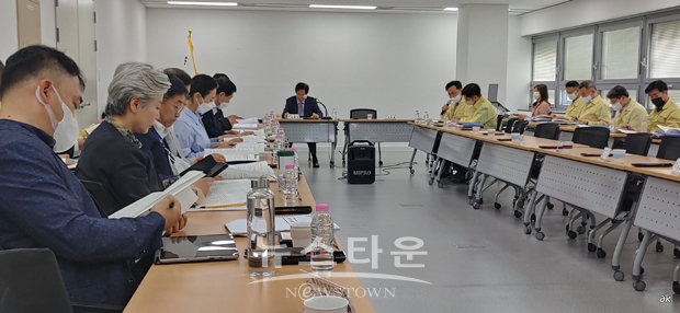 힘쎈 충남 준비위원회가 6월 14일 충남도청 별관 회의실에서 경제산업분과, 지역균형발전특별위원회, 교육문화환경분과 업무보고회를 진행했다.