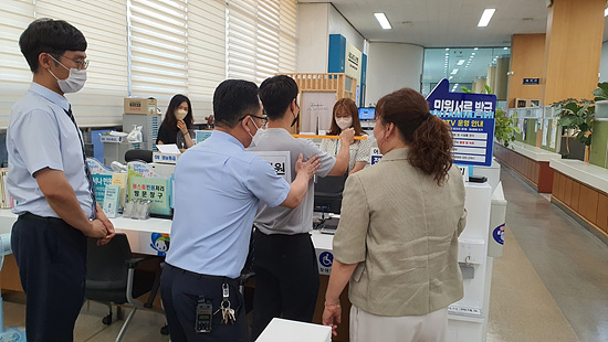 창원시는 특이민원 대비 모의훈련을 실시했다(사진=창원시)